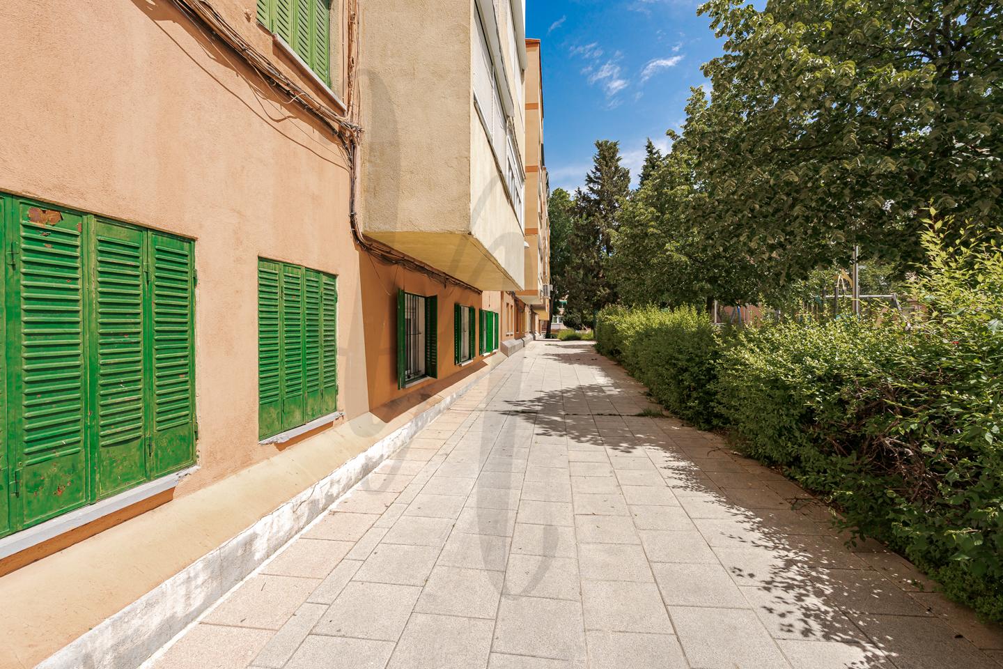 pisos en madrid · calle-de-jose-anduiza-28034 270000€