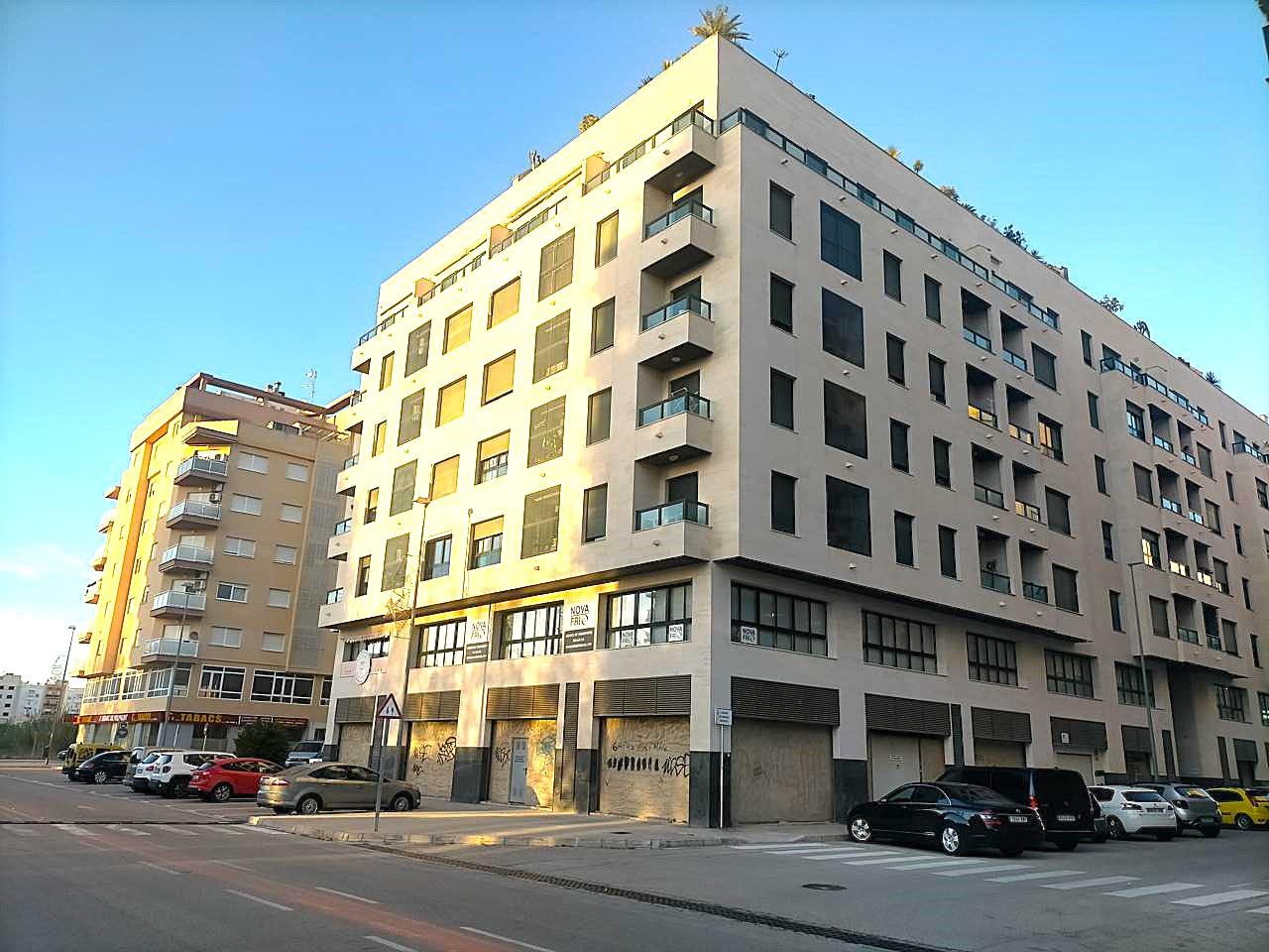 Shop in Carrer de Manuel Broseta, Oliva, Valencia of 96 m2