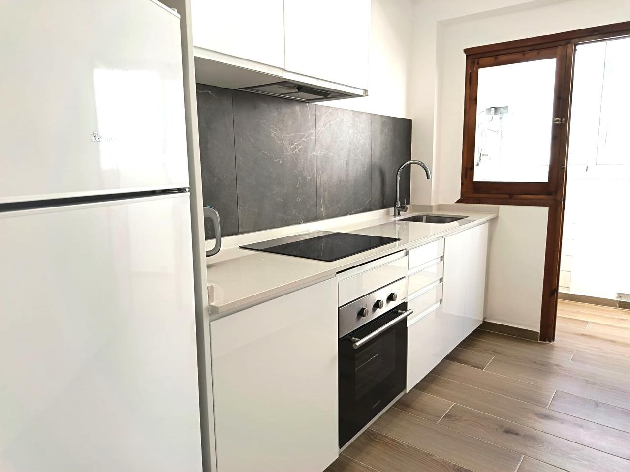 Flat in Carrer de Walt Disney, Oliva, Valencia of 85 m2
