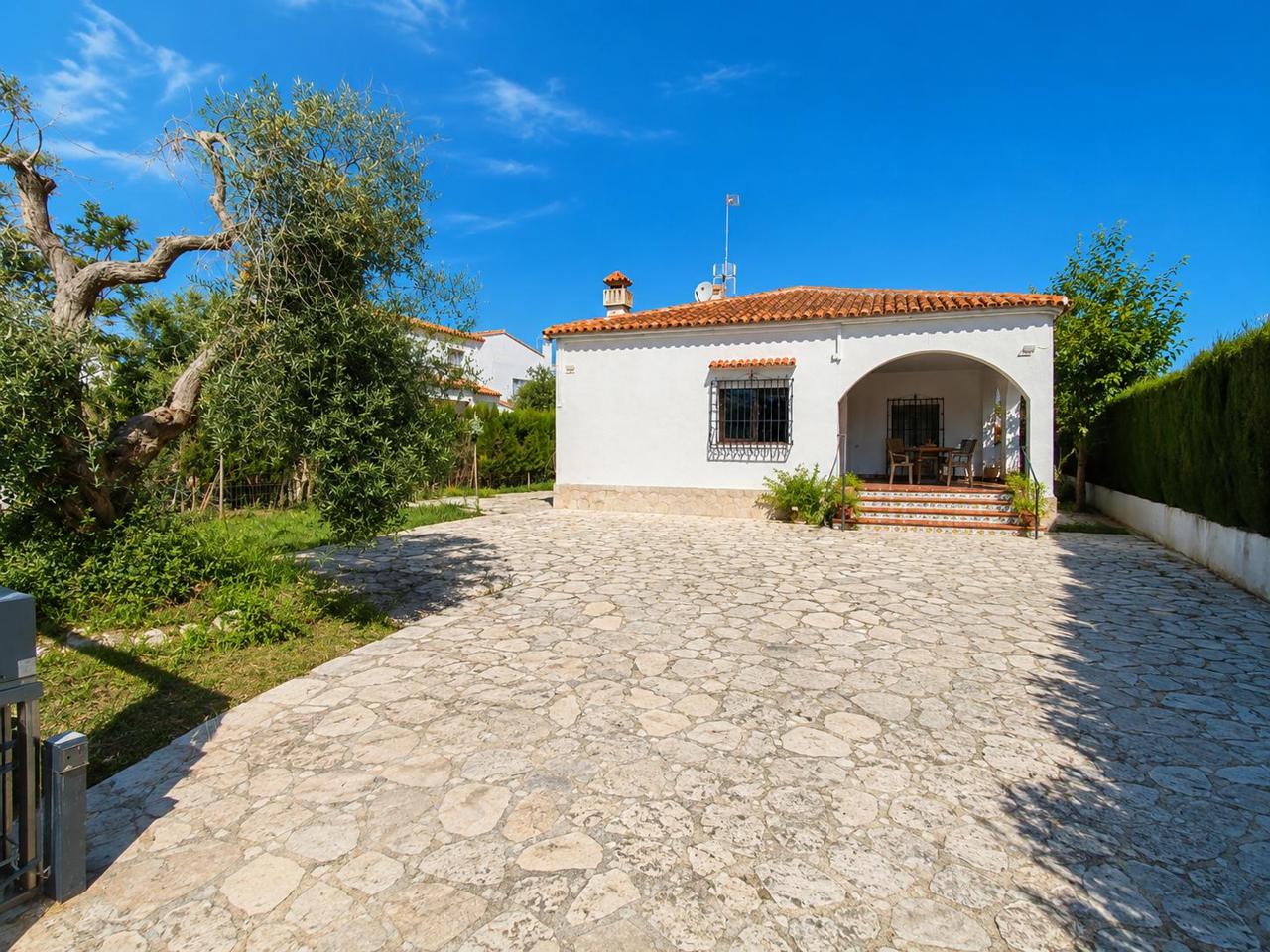 Villa in Carrer Barranc de l'Elca, Oliva, Valencia of 175 m2