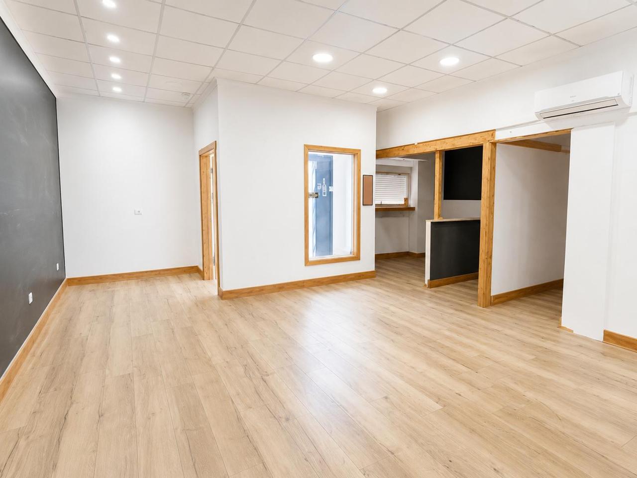 Shop in Centro Urbano, Oliva, Valencia of 85 m2