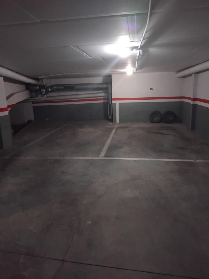 Plaza de parking en Avenida del Valle, Plasencia, Cáceres de 34 m2