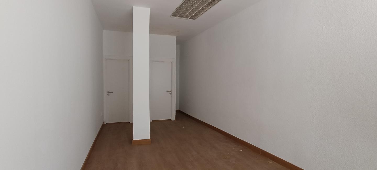 Local en Calle del Obispo Almarcha, León, León de 27 m2