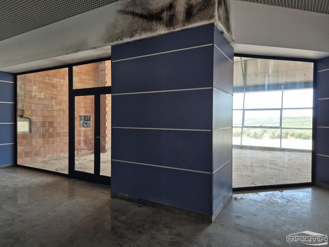 Local en Calle Luisa Lopez Fijo, Lucena, Córdoba de 75 m2