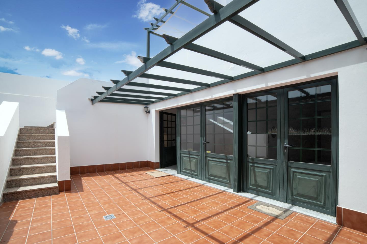 Impressive 4 Bed Villa with Pool & Fantastic Potential