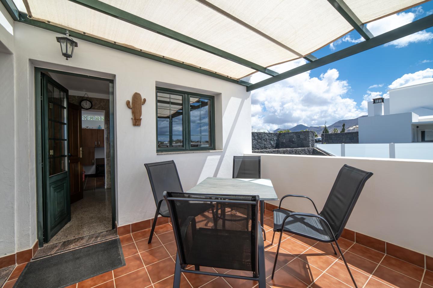 Impressive 4 Bed Villa with Pool & Fantastic Potential