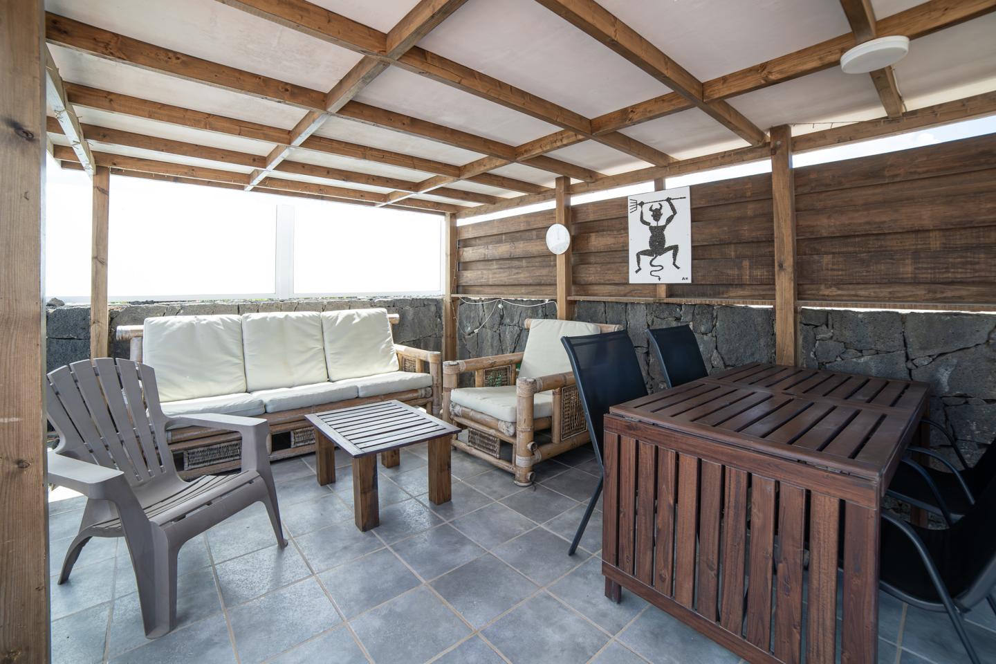 Impressive 4 Bed Villa with Pool & Fantastic Potential