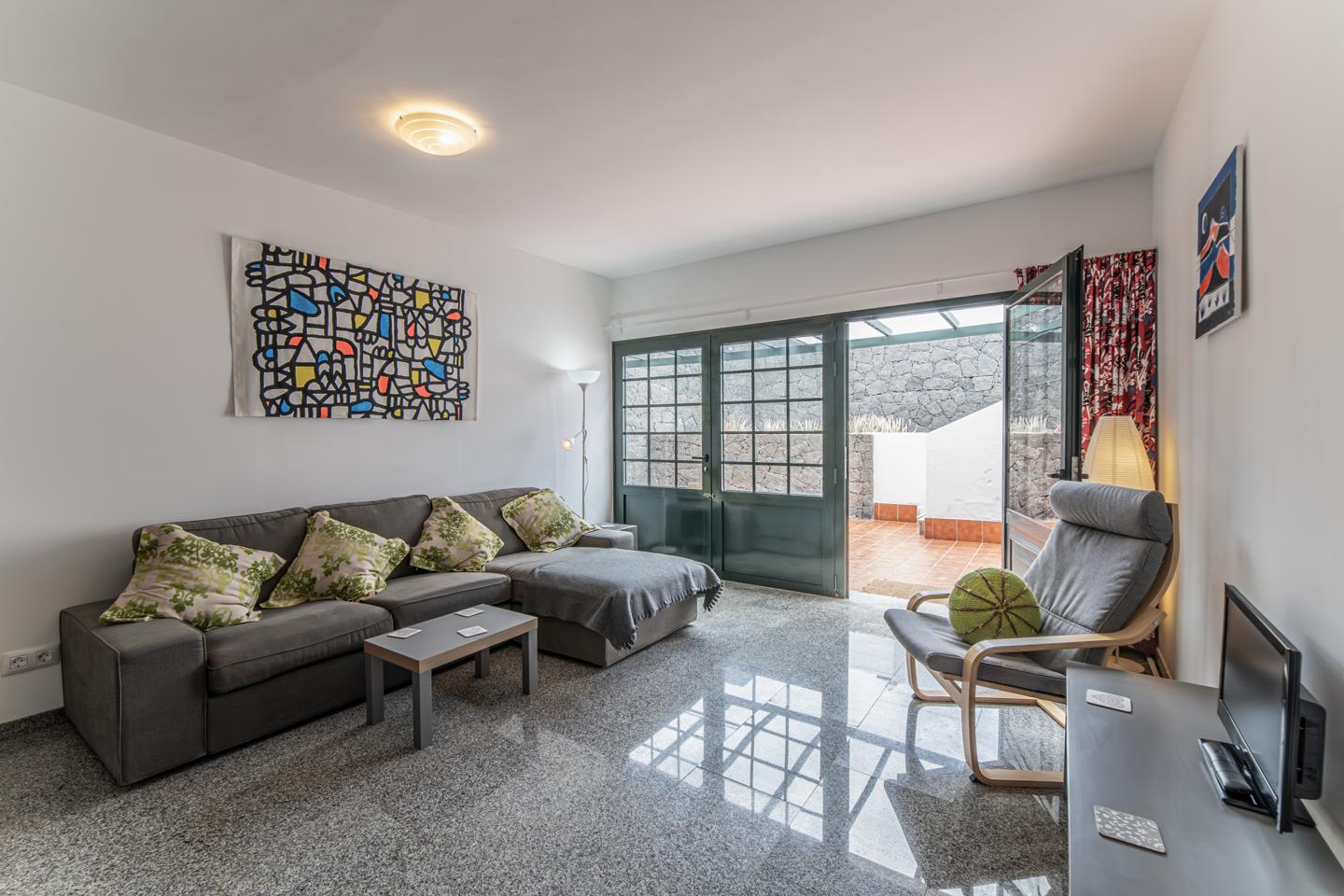 Impressive 4 Bed Villa with Pool & Fantastic Potential