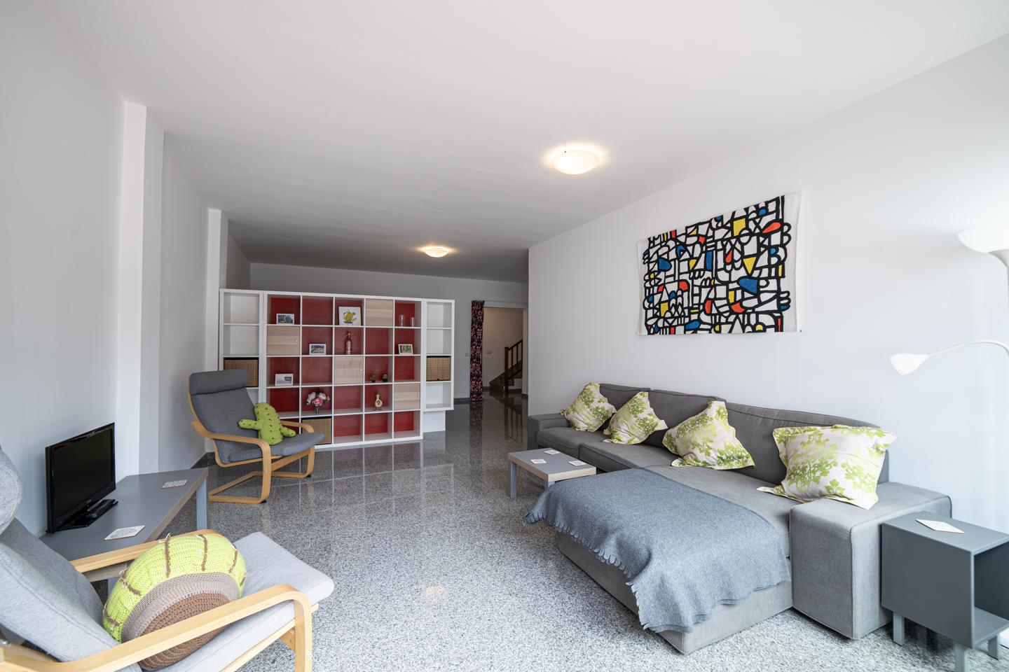 Impressive 4 Bed Villa with Pool & Fantastic Potential