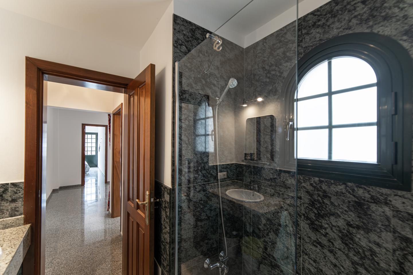 Impressive 4 Bed Villa with Pool & Fantastic Potential