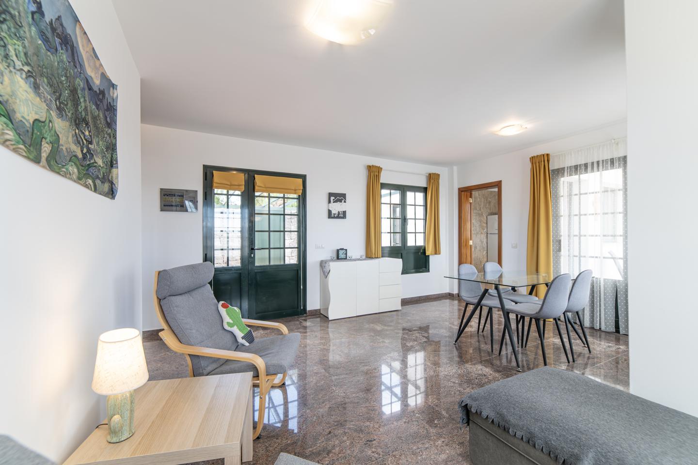 Impressive 4 Bed Villa with Pool & Fantastic Potential