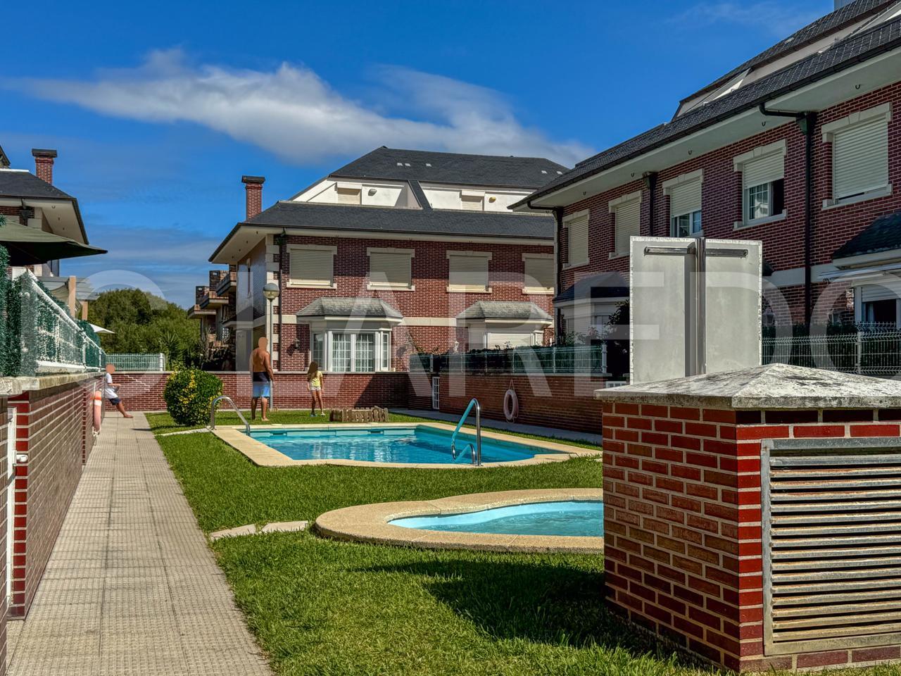Casa / chalet en Laredo, Cantabria de 231 m2
