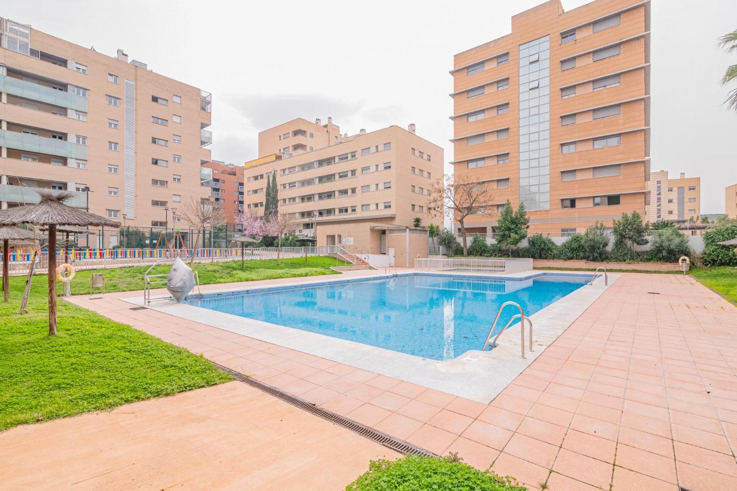 Piso en Plaza Catedrática Asunción Linares, Granada, Granada de 93 m2