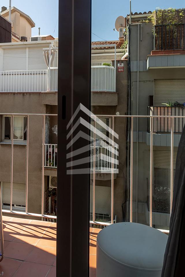 pisos en barcelona · carrer-del-conveni-08016 220000€