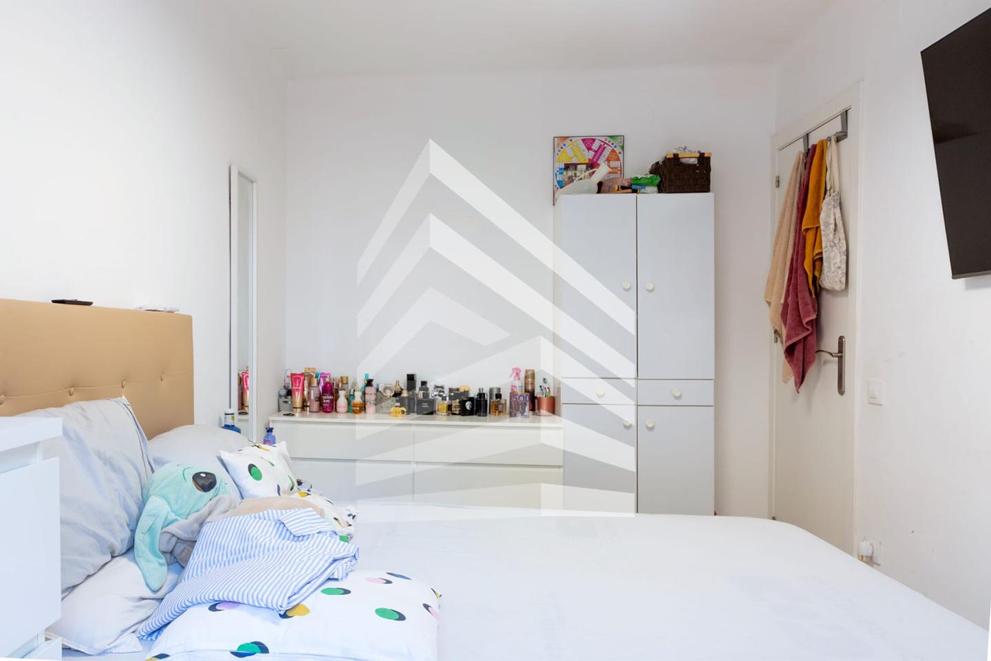 pisos en barcelona · carrer-del-conveni-08016 220000€