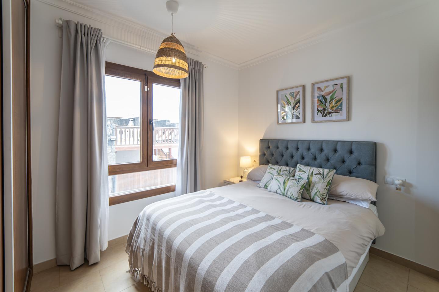Exceptional 5 Bed Villa with Pool & Beautifully Appointed Interiors