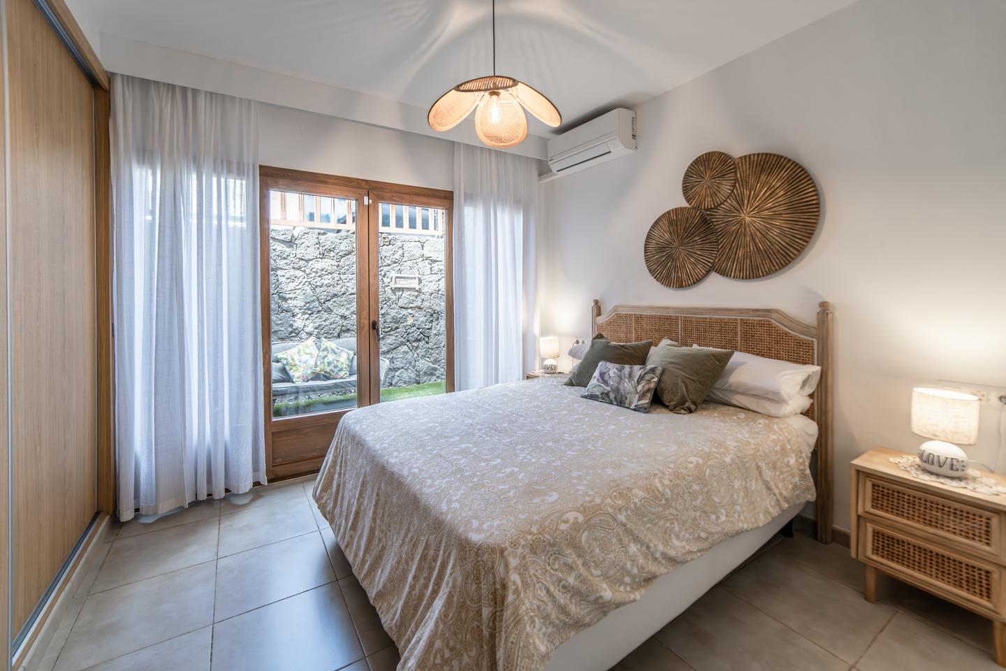 Exceptional 5 Bed Villa with Pool & Beautifully Appointed Interiors