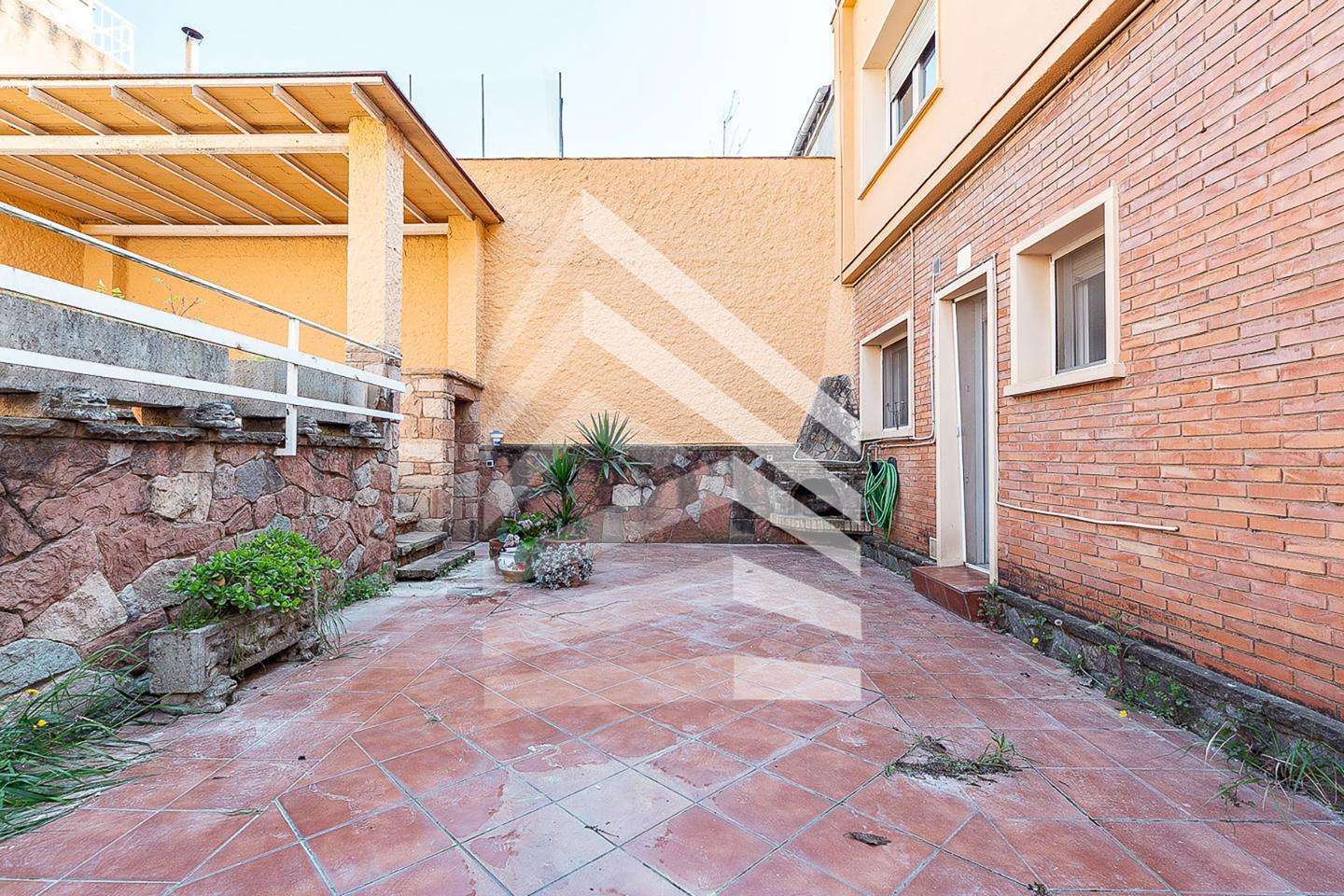 villas en sant-quirze-del-valles · avinguda-antoni-gaudi-08192 630000€
