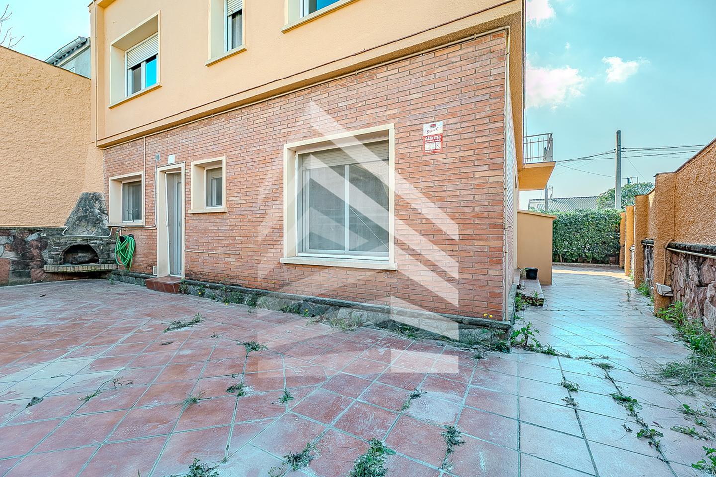 villas en sant-quirze-del-valles · avinguda-antoni-gaudi-08192 630000€
