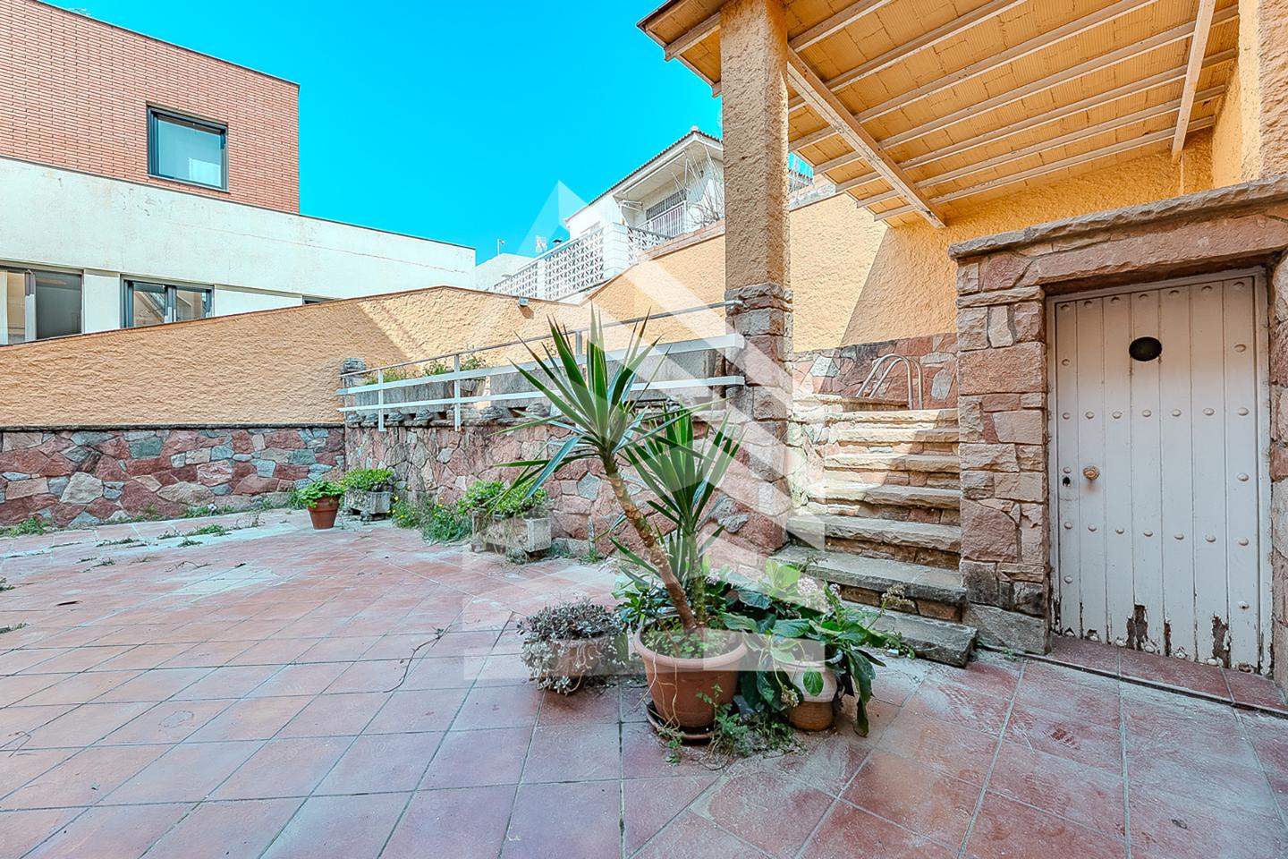 villas en sant-quirze-del-valles · avinguda-antoni-gaudi-08192 630000€