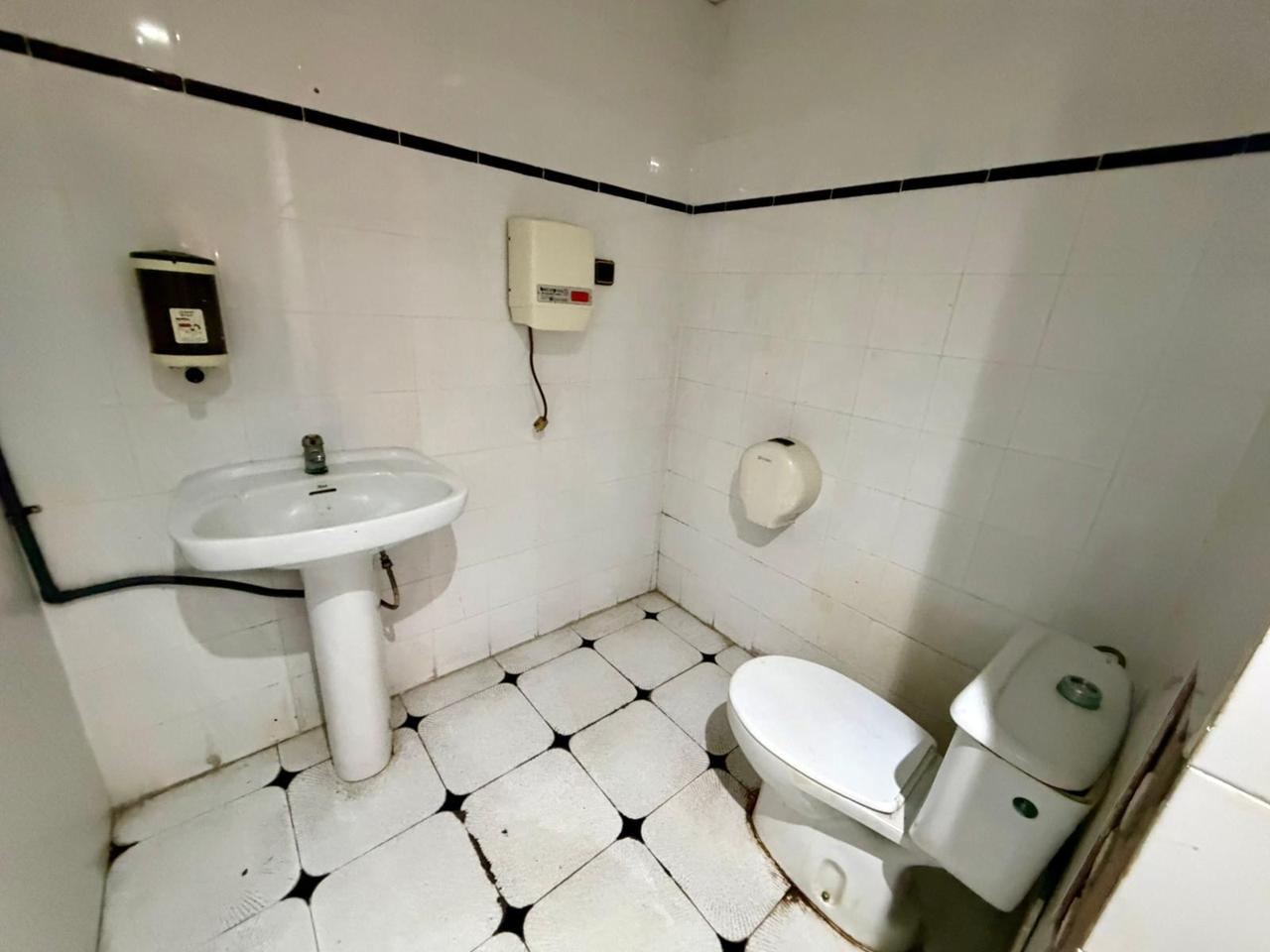 local en montcada-i-reixac · terra-nostra 1700€