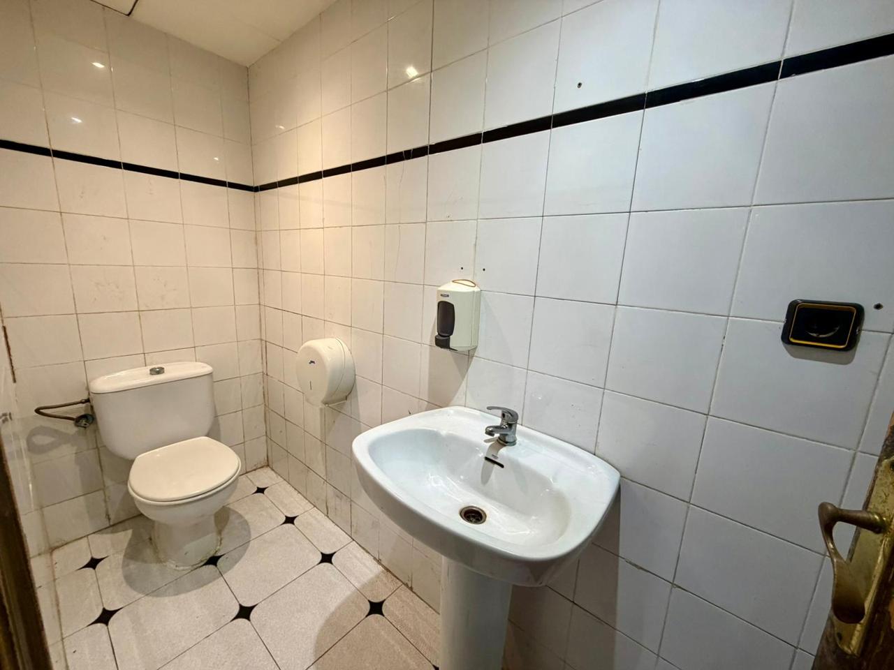 local en montcada-i-reixac · terra-nostra 1700€
