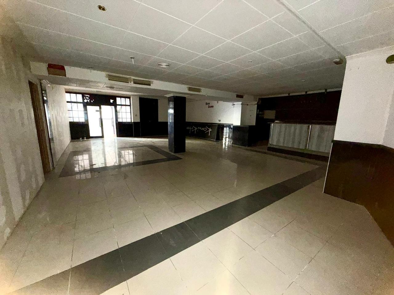 local en montcada-i-reixac · terra-nostra 1700€