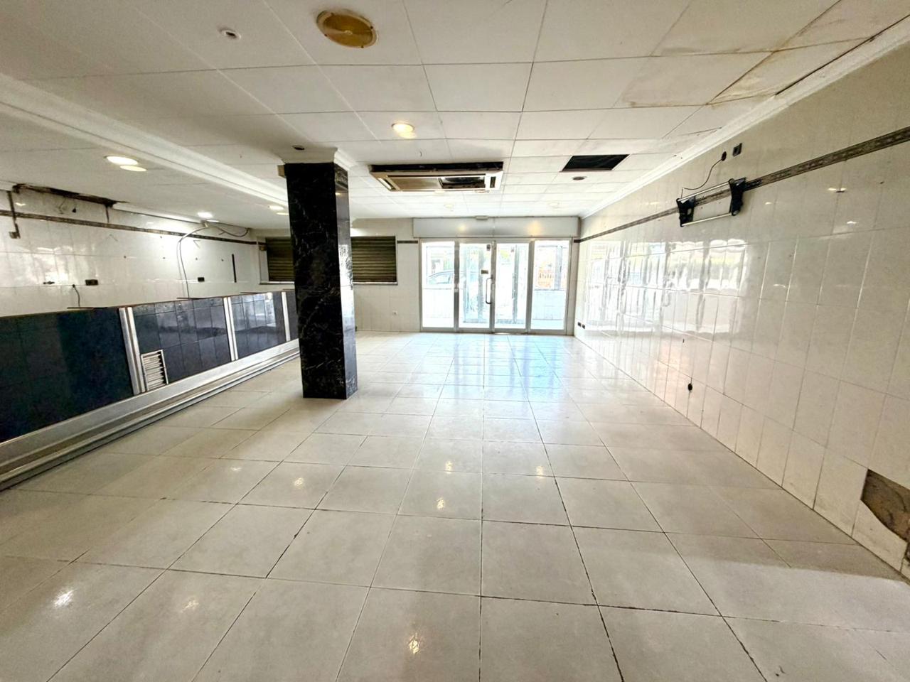 local en montcada-i-reixac · terra-nostra 1700€