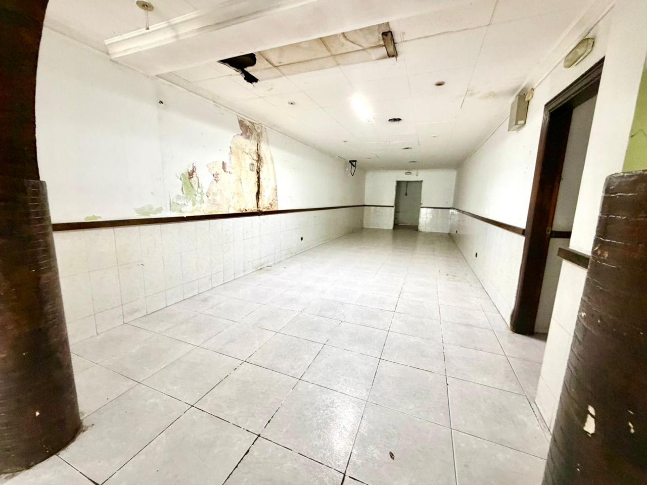 local en montcada-i-reixac · terra-nostra 1700€
