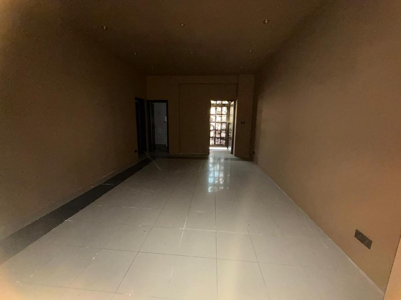 local en montcada-i-reixac · terra-nostra 1700€
