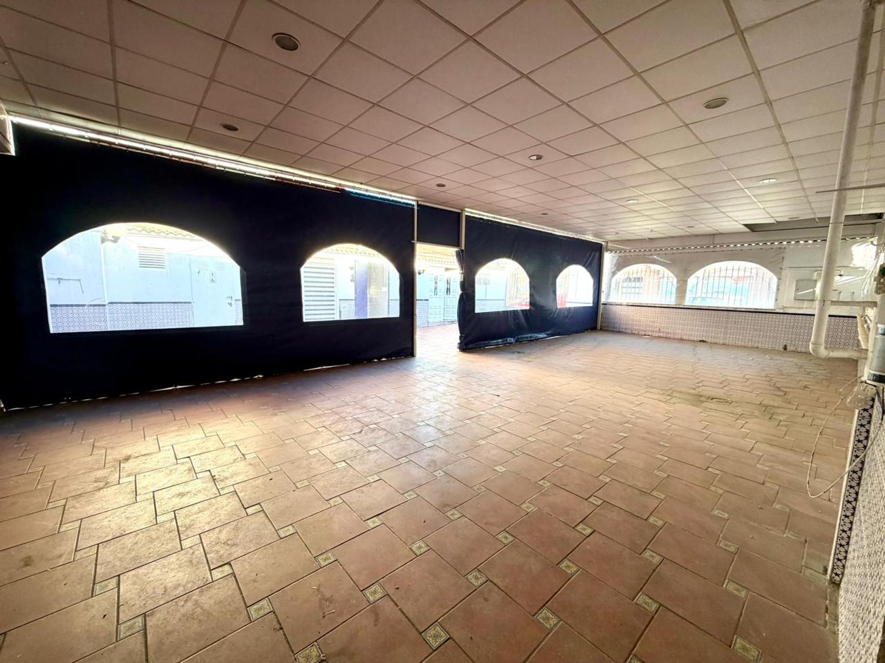 local en montcada-i-reixac · terra-nostra 1700€
