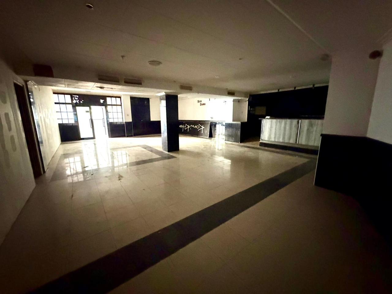 local en montcada-i-reixac · terra-nostra 1700€