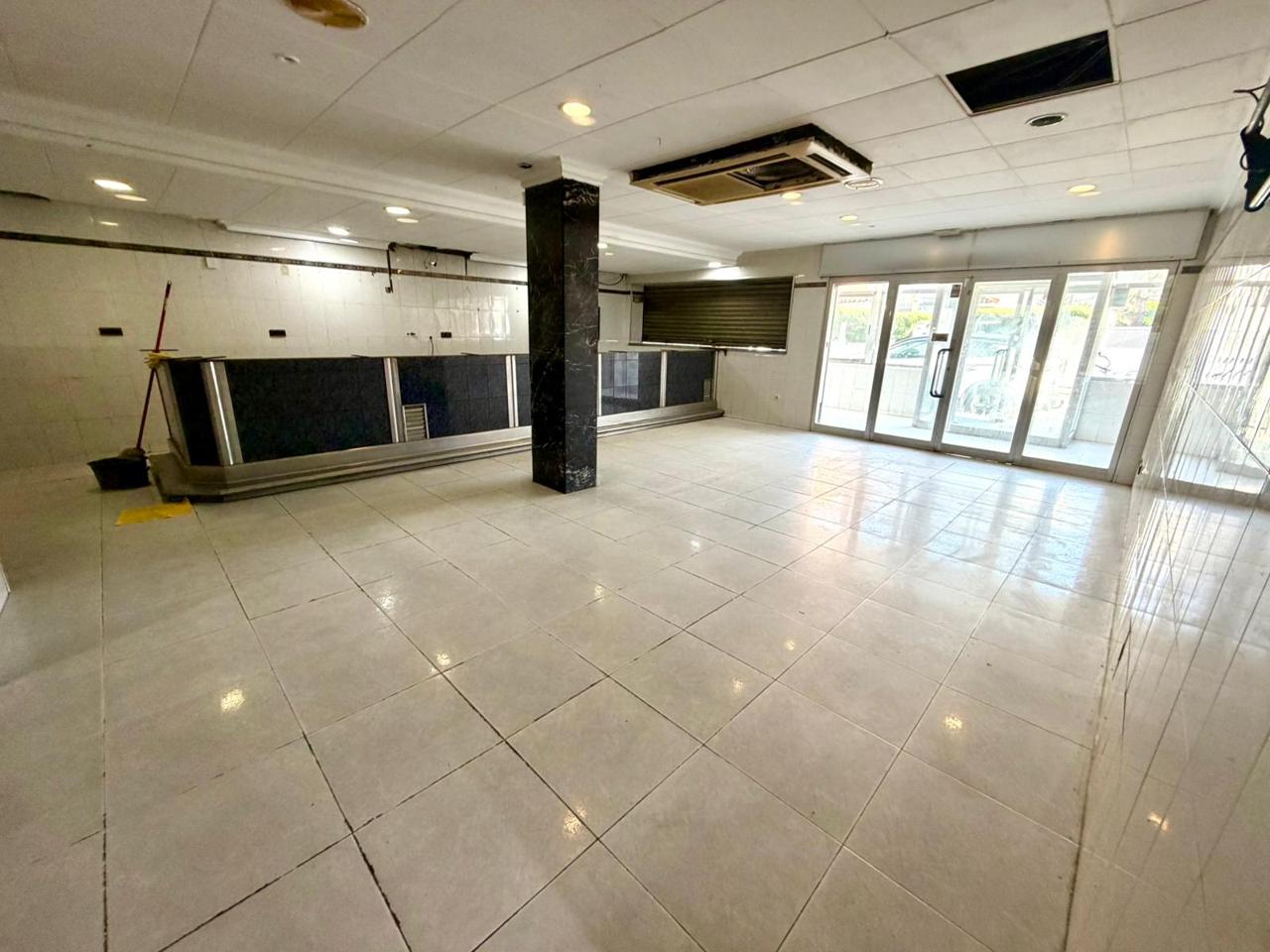 local en montcada-i-reixac · terra-nostra 1700€