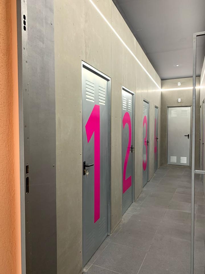 local en montcada-i-reixac · carrer-camelies-08110 117000€