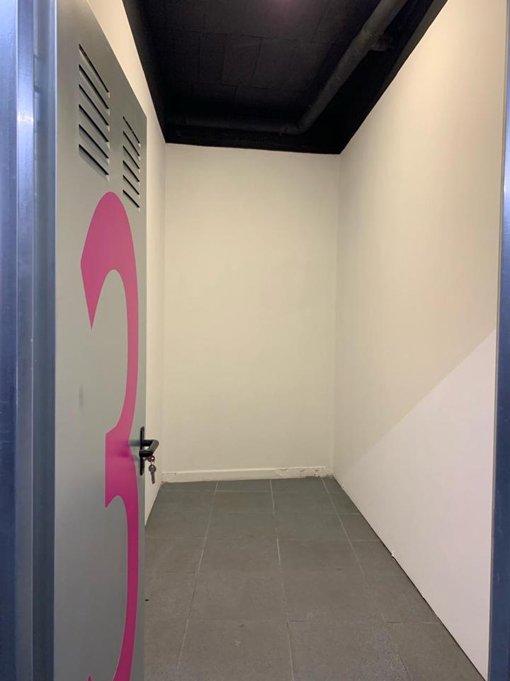 local en montcada-i-reixac · carrer-camelies-08110 117000€