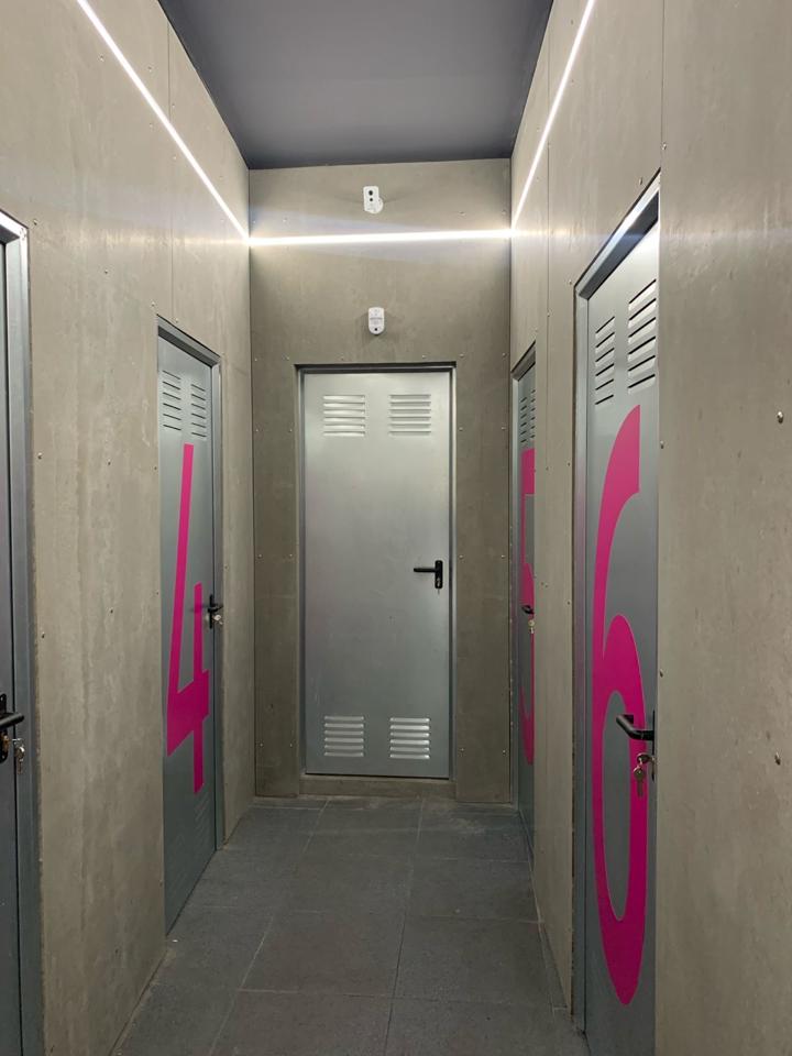 local en montcada-i-reixac · carrer-camelies-08110 117000€