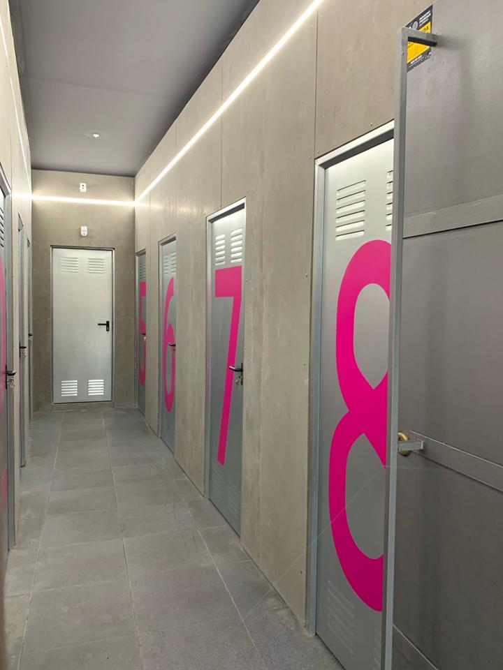 local en montcada-i-reixac · carrer-camelies-08110 117000€