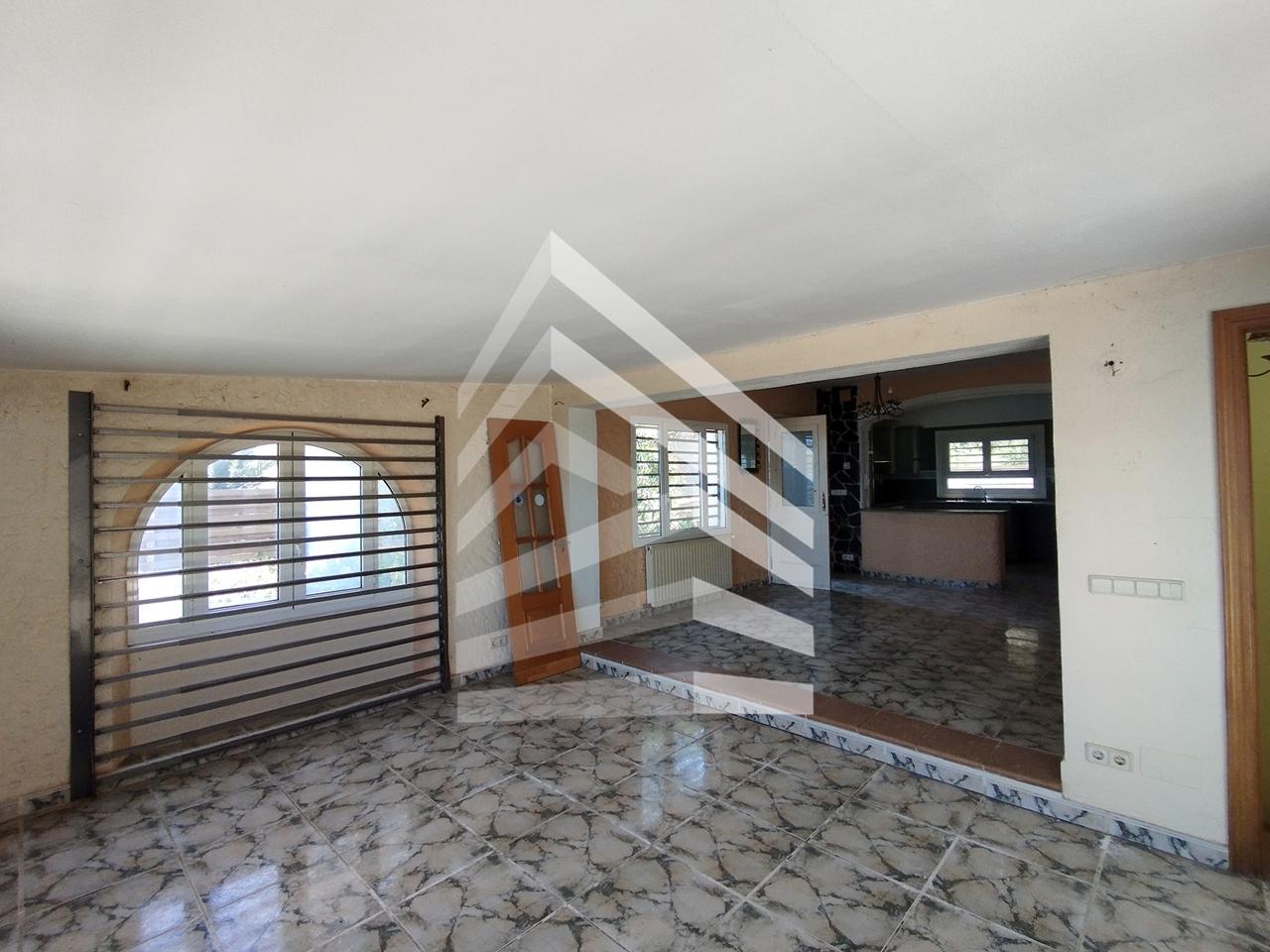 villas en llanca · carrer-ribagorca-17490 393000€