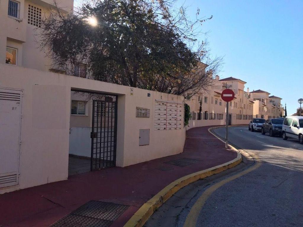foto de PLAZA DE PARKING EN CALAHONDA, MIJAS