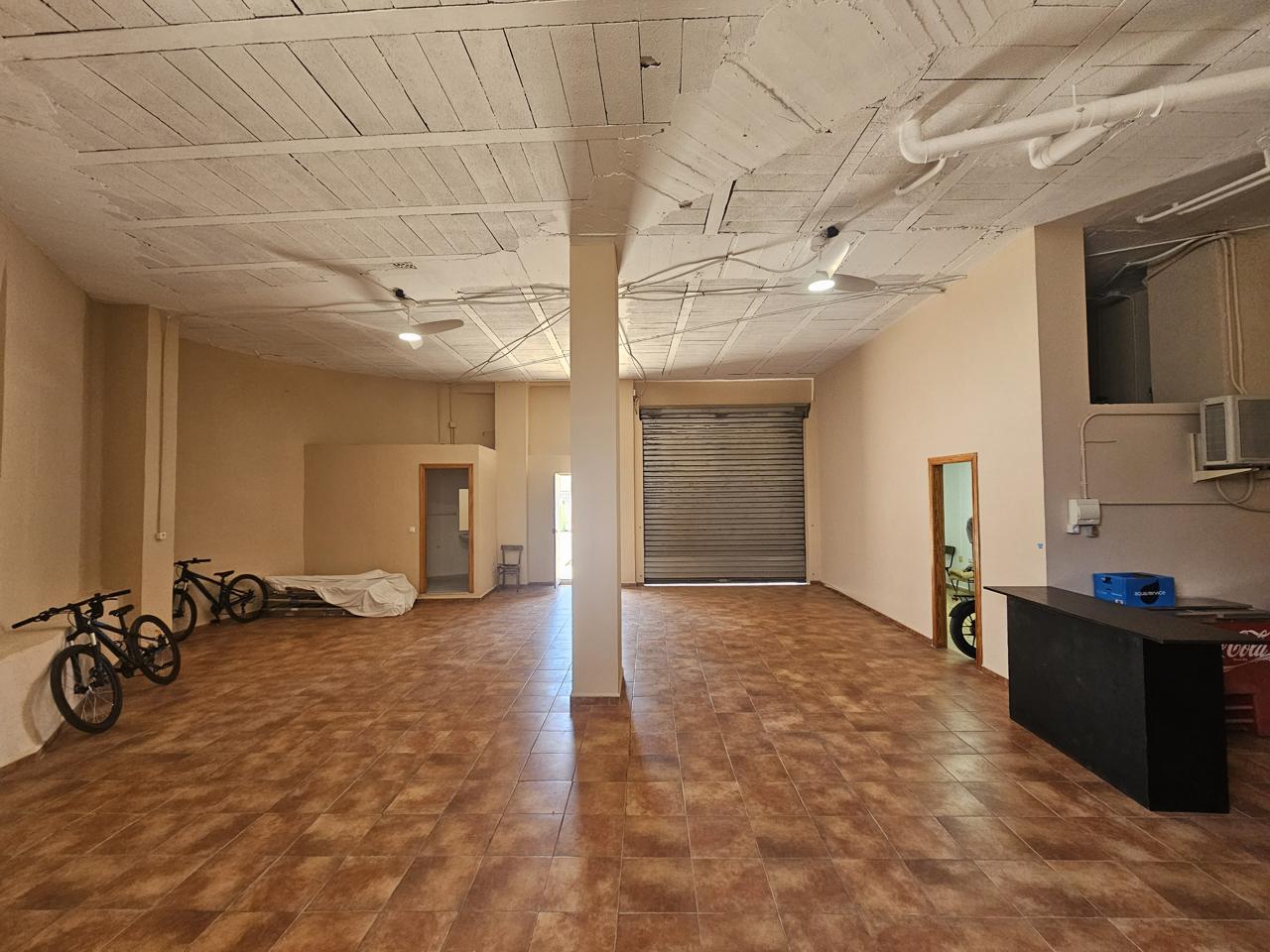 Local en Carrer del Vicari Camarena, La Pobla de Vallbona, Valencia de 149 m2