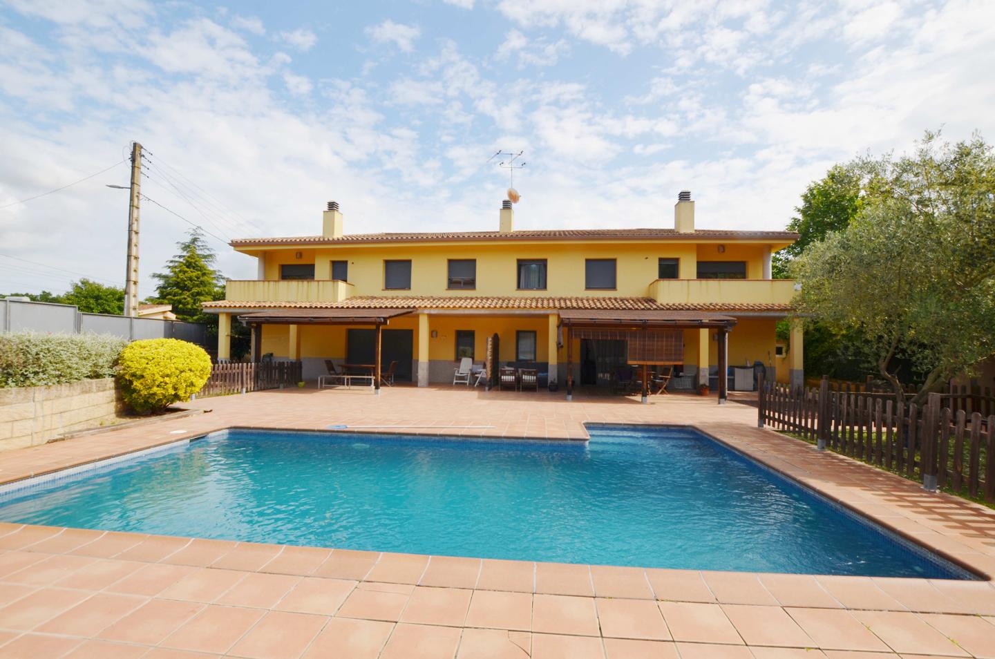 Chalet en venta en Girona