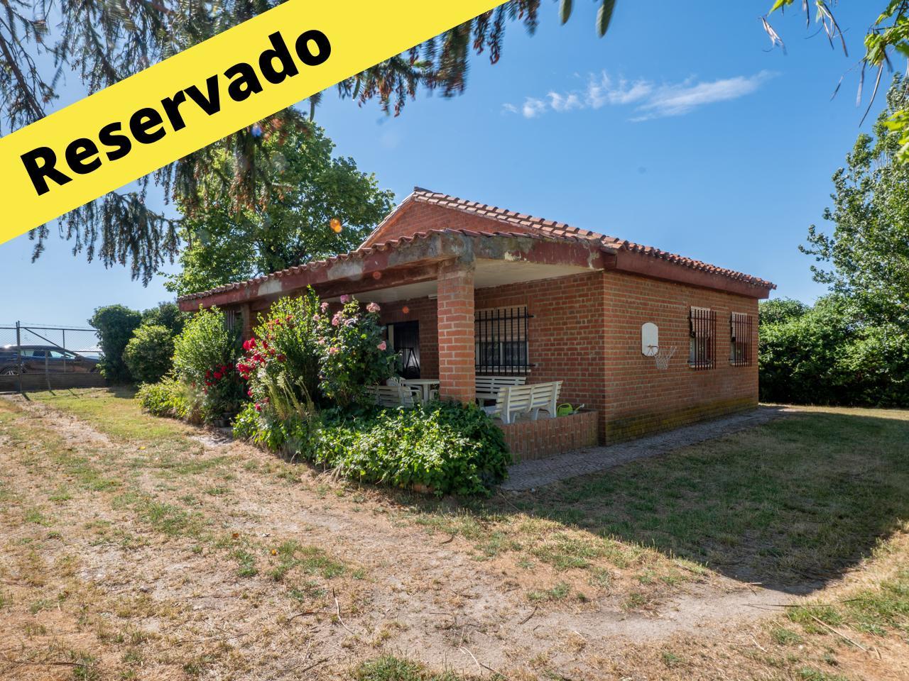 FINCA con CASA Rústica a 10 minutos de Ávila Capital