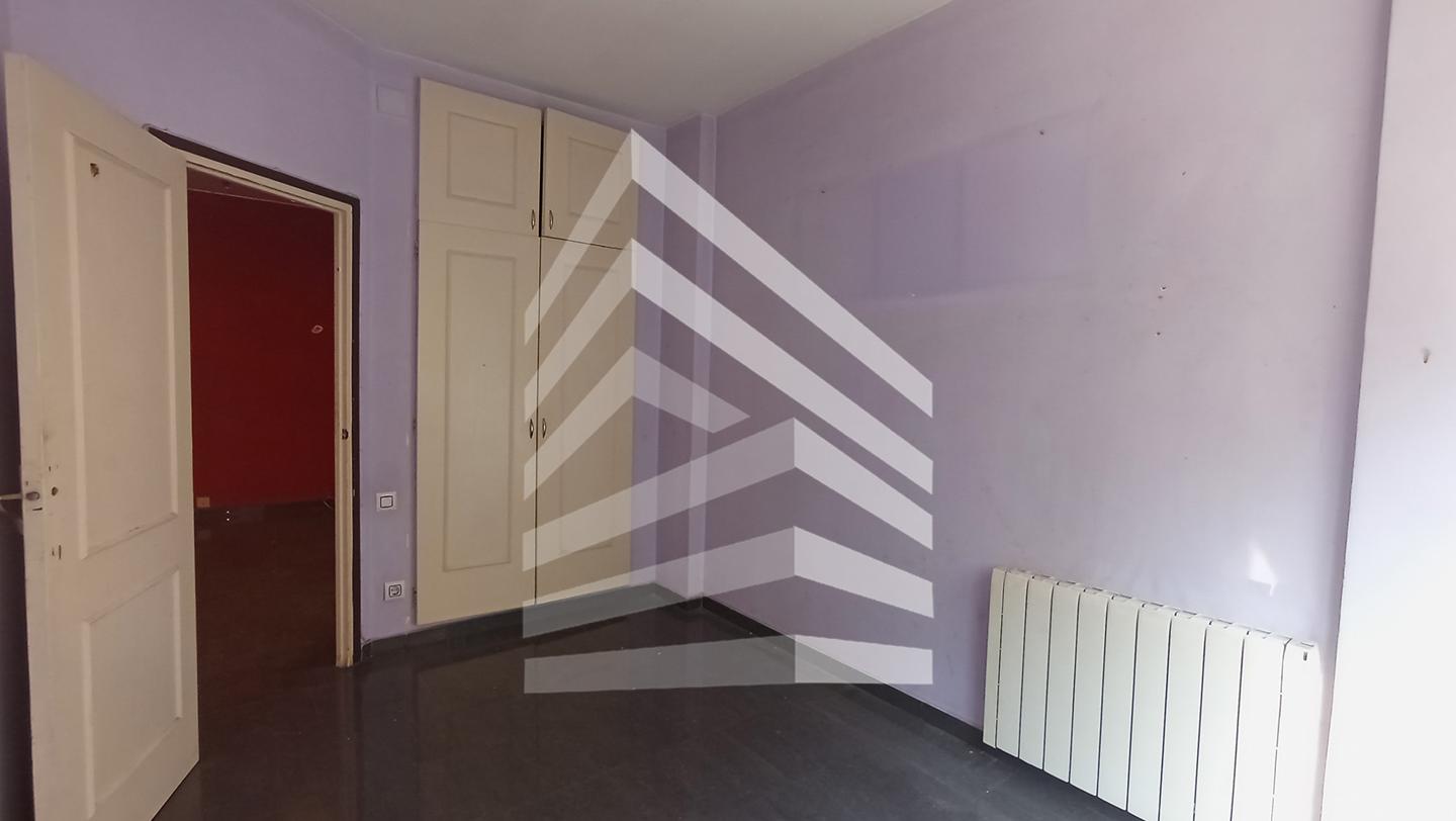 pisos en barcelona · carrer-de-valencia-08015 445050€