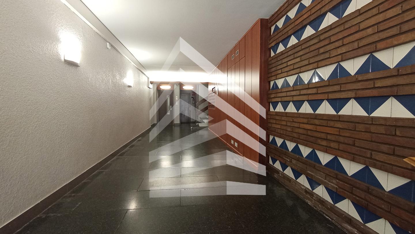pisos en barcelona · carrer-de-valencia-08015 445050€
