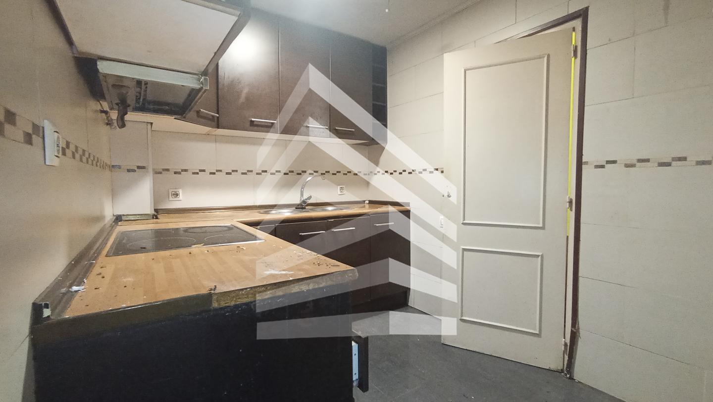 pisos en barcelona · carrer-de-valencia-08015 445050€