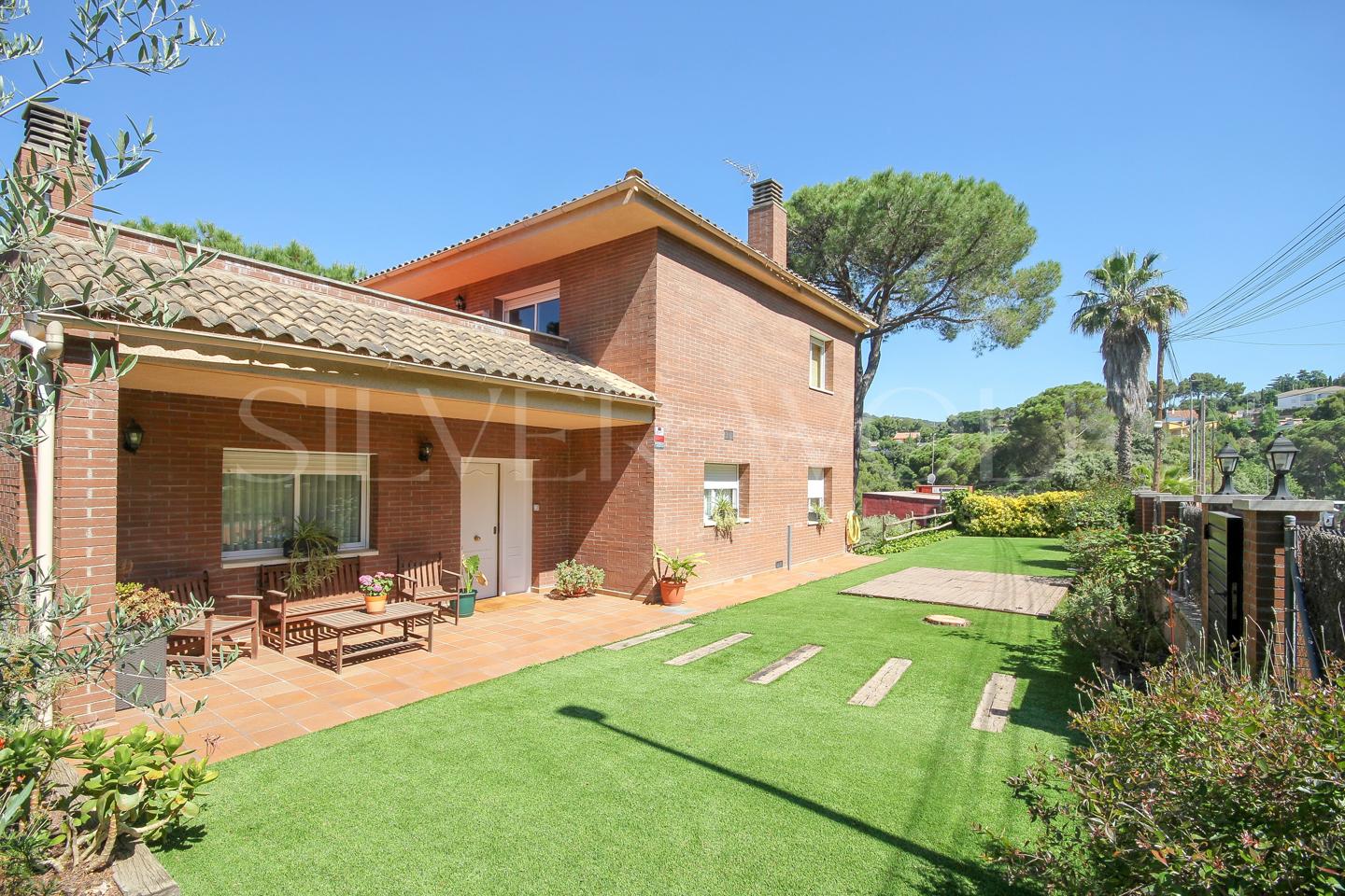 Casa / chalet en Carrer del Canigó, L'Ametlla del Vallès, Barcelona de 342 m2