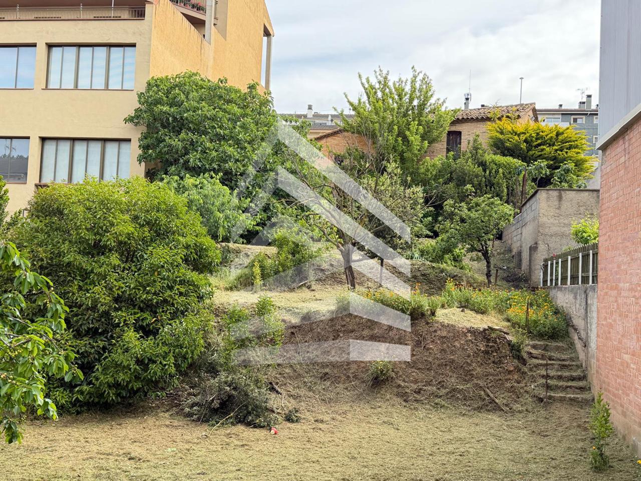 terrenos en solsona · carrer-bages-25280 75000€