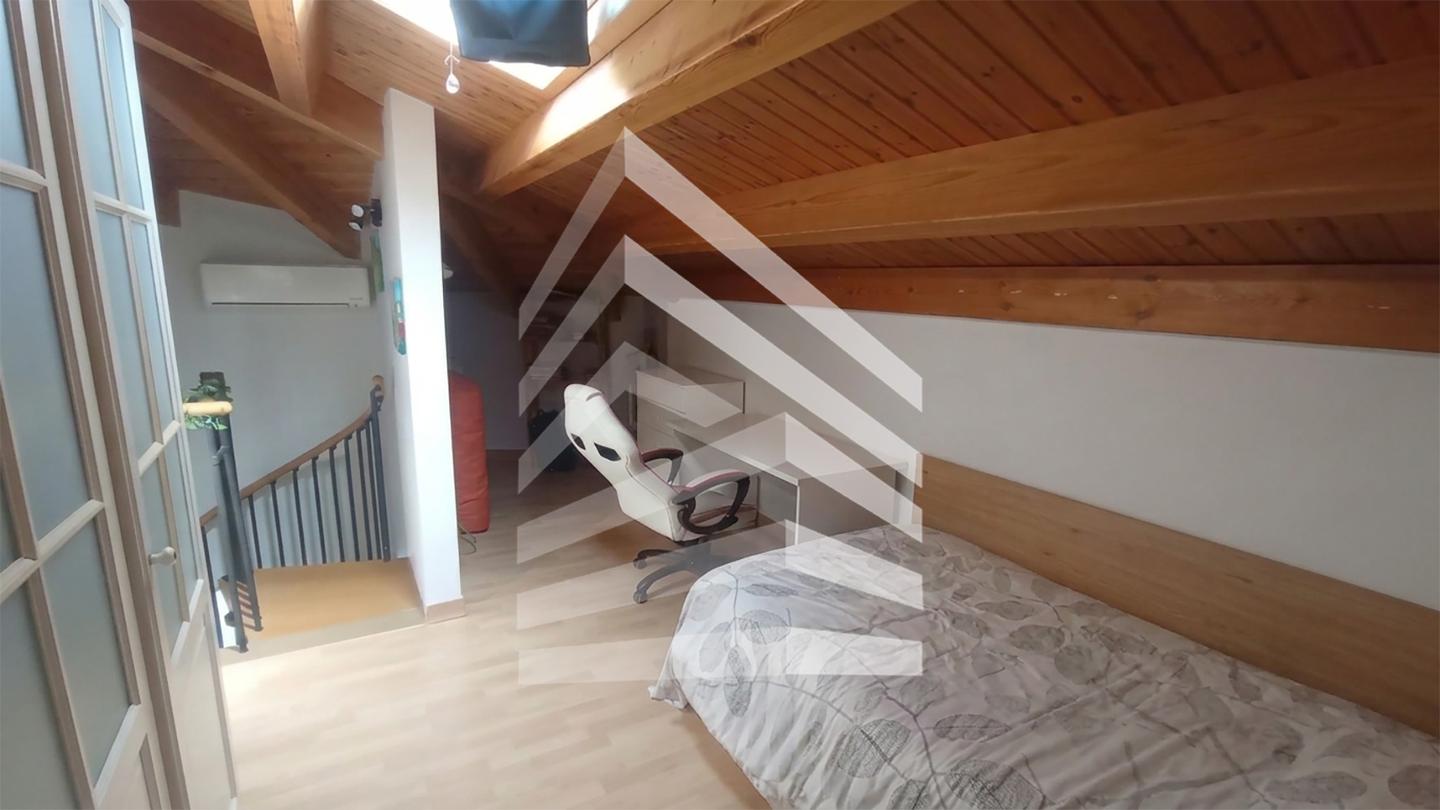 duplex en sant-vicenc-dels-horts · carrer-del-serral-08620 292500€