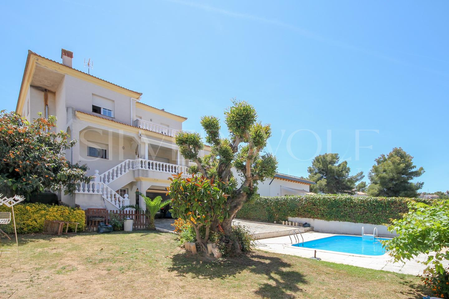 Casa / chalet en Carrer del Puig de la Mola, Sant Pere de Ribes, Barcelona de 263 m2