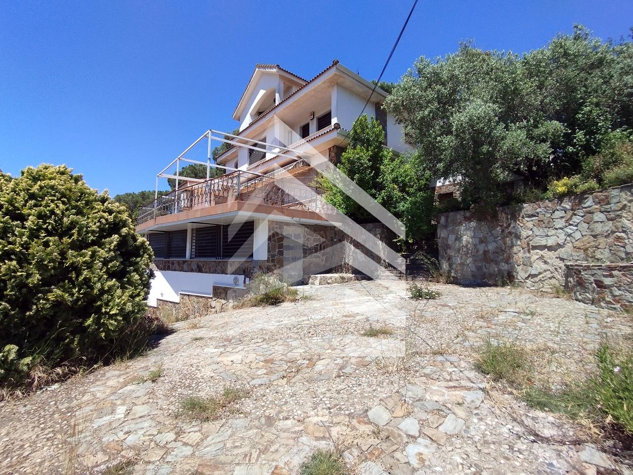 villas en sant-fost-de-campsentelles · carrer-antoni-gaudi-08105 436000€
